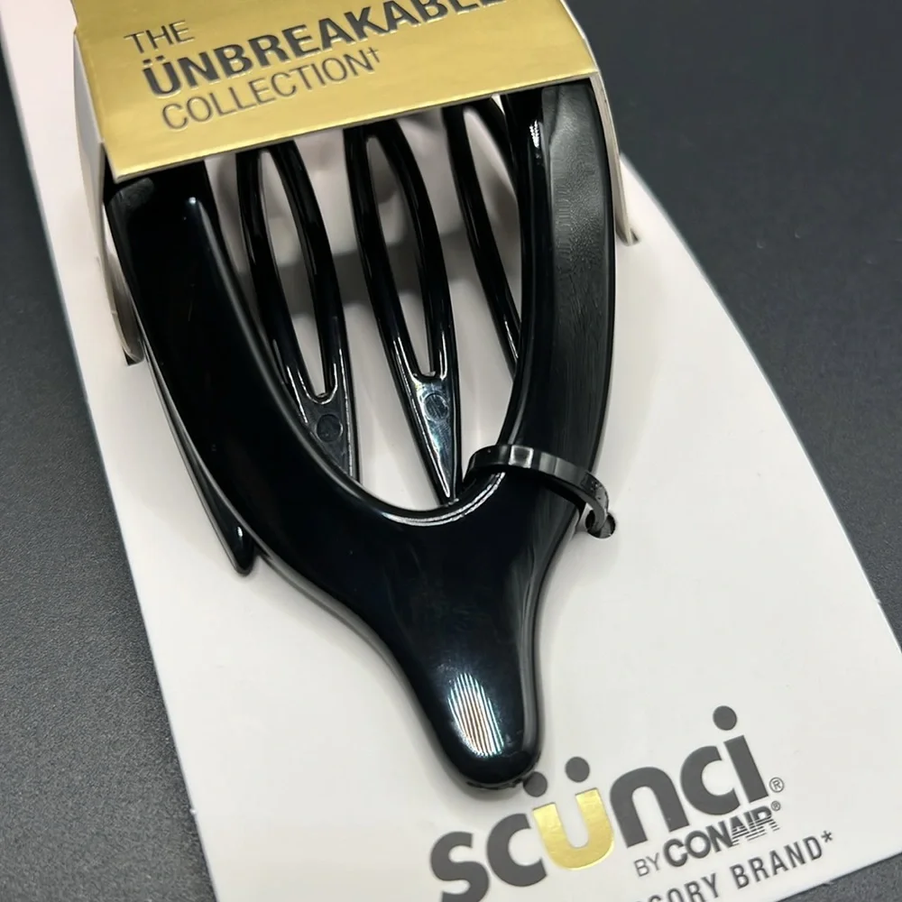 Claw Clip from Scünci from the unbreakable collection